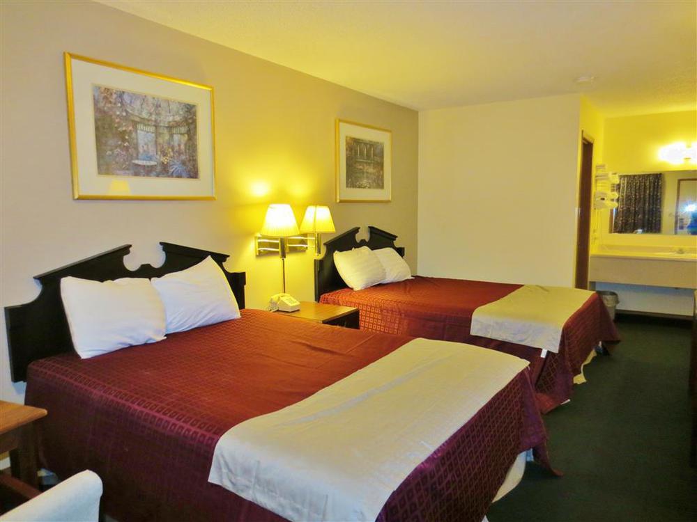 Americas Best Value Inn Knob Noster Chambre photo