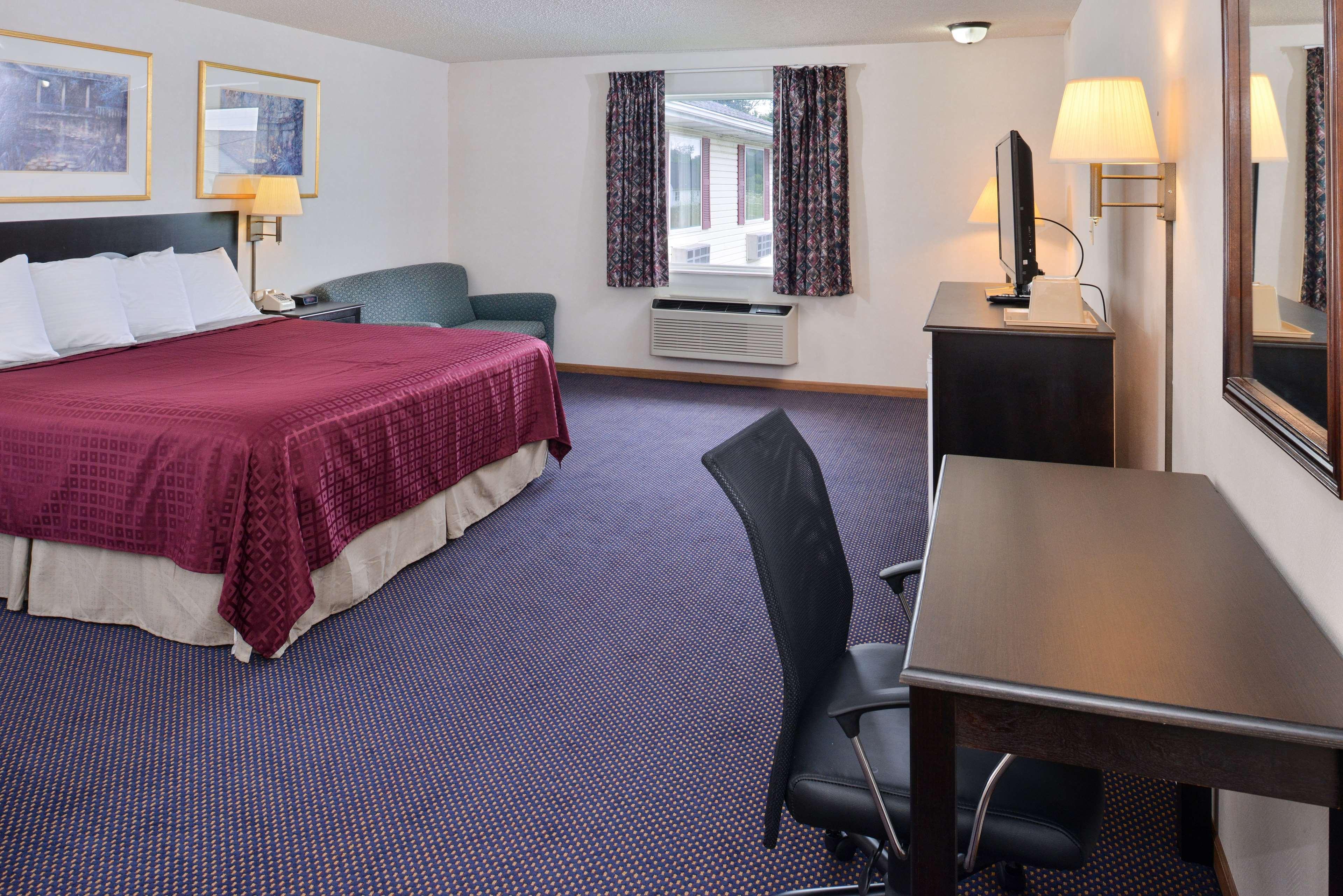 Americas Best Value Inn Knob Noster Extérieur photo