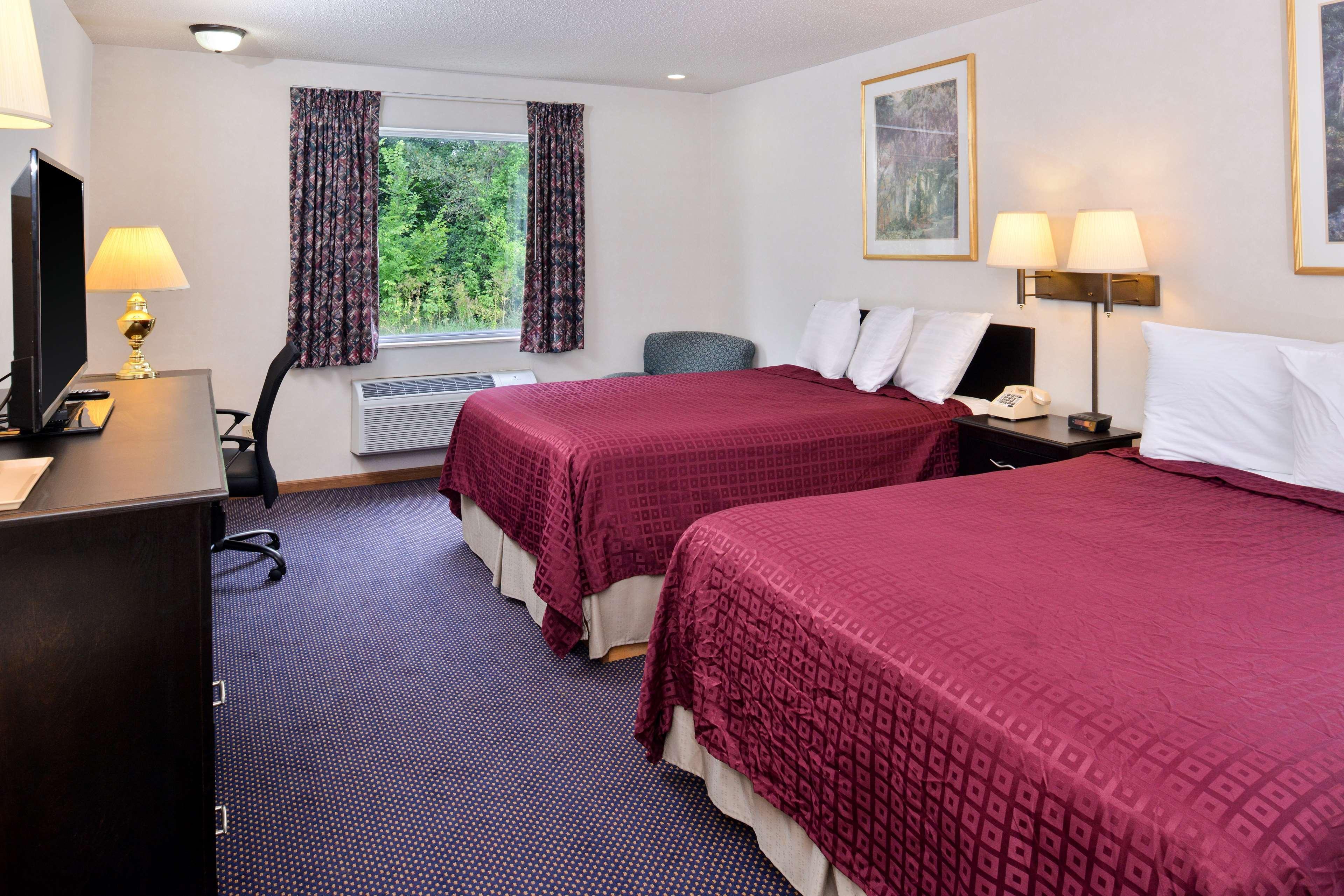Americas Best Value Inn Knob Noster Extérieur photo